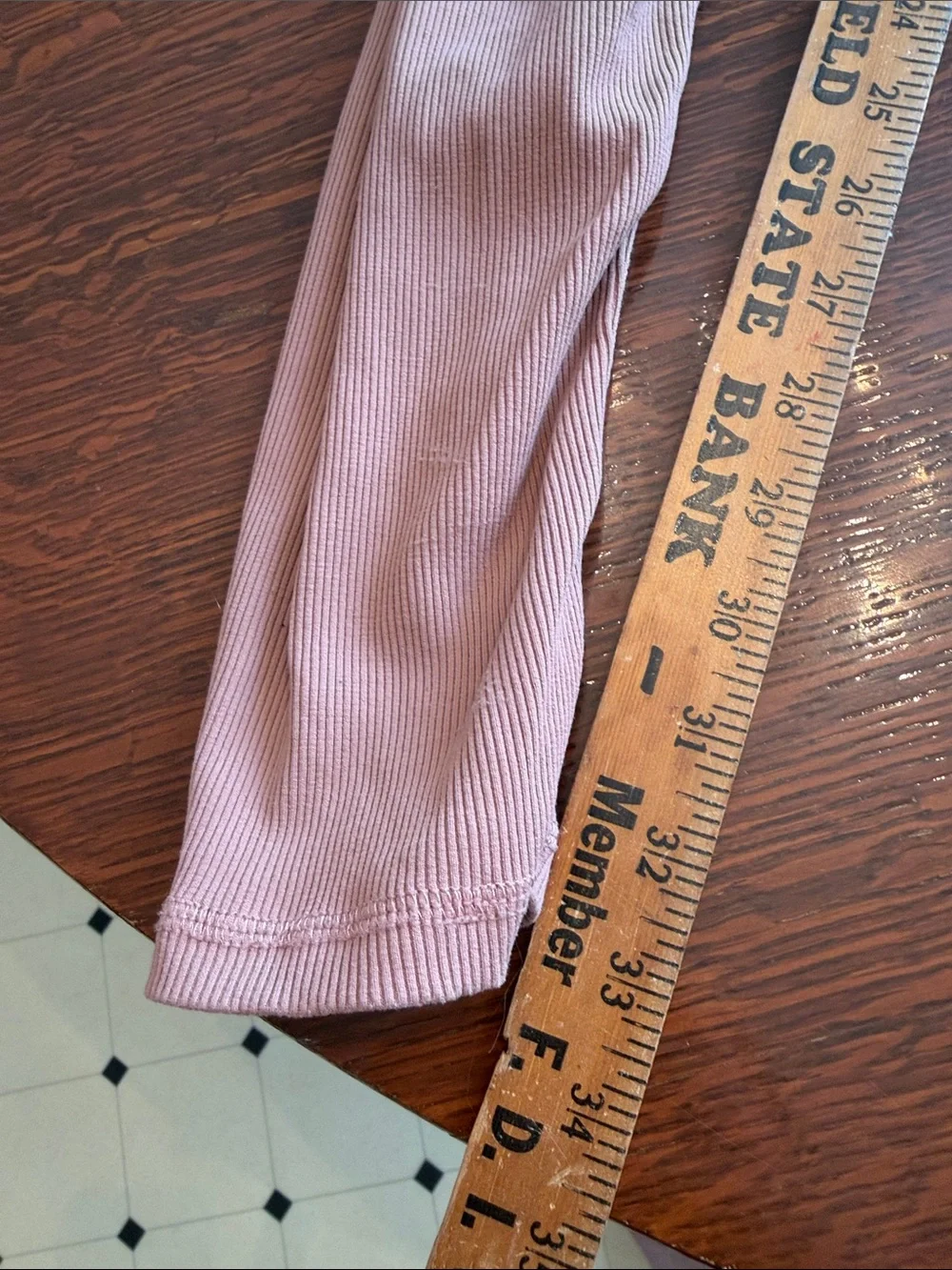 Alo Yoga High Waist Goddess Legging Size Medium black with pink leggings